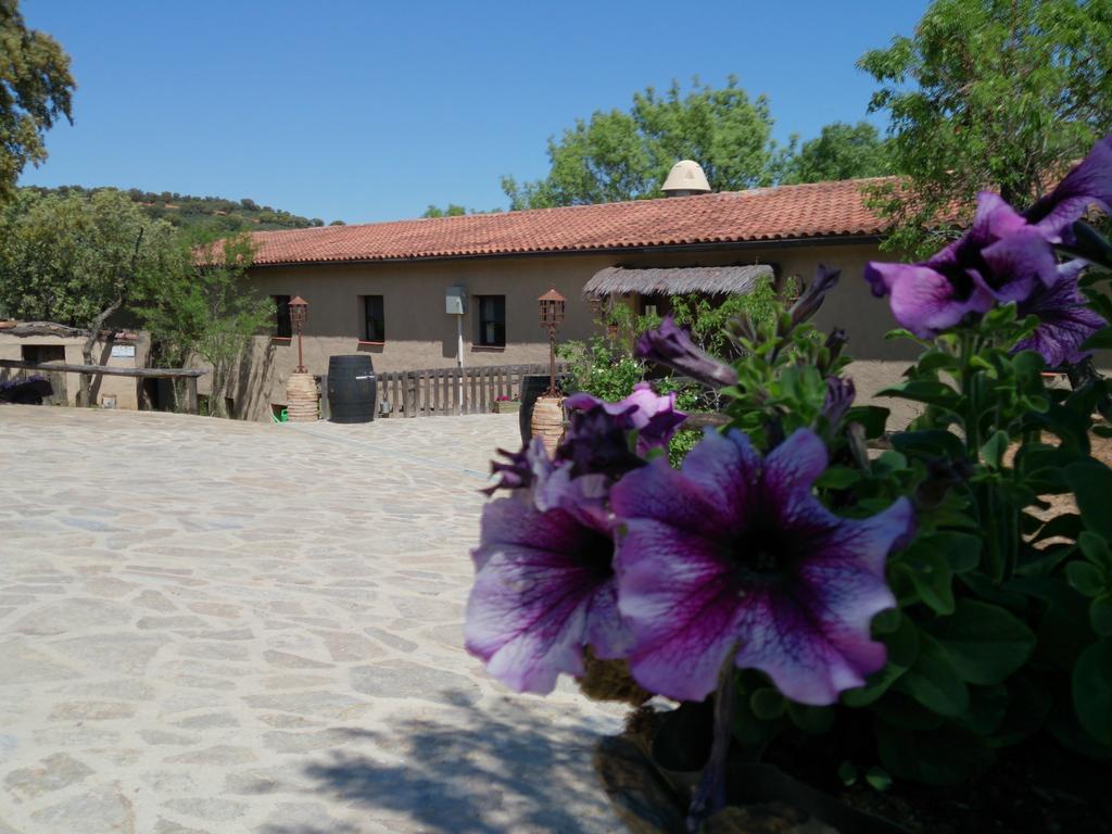 Hostal Valdolázaro Los Navalucillos Exterior foto